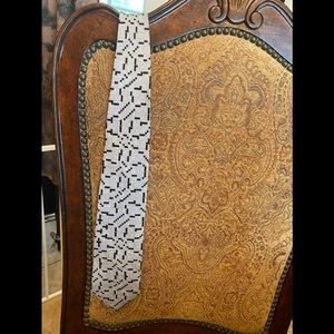 Museum Artifacts men’s silk tie